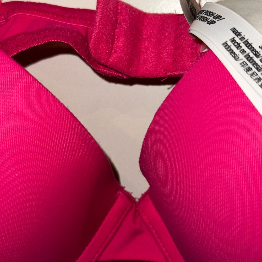 Hot Pink Push-Up Bra – Size 36C – Underwire – Adjustable Straps - Picture 4 of 10